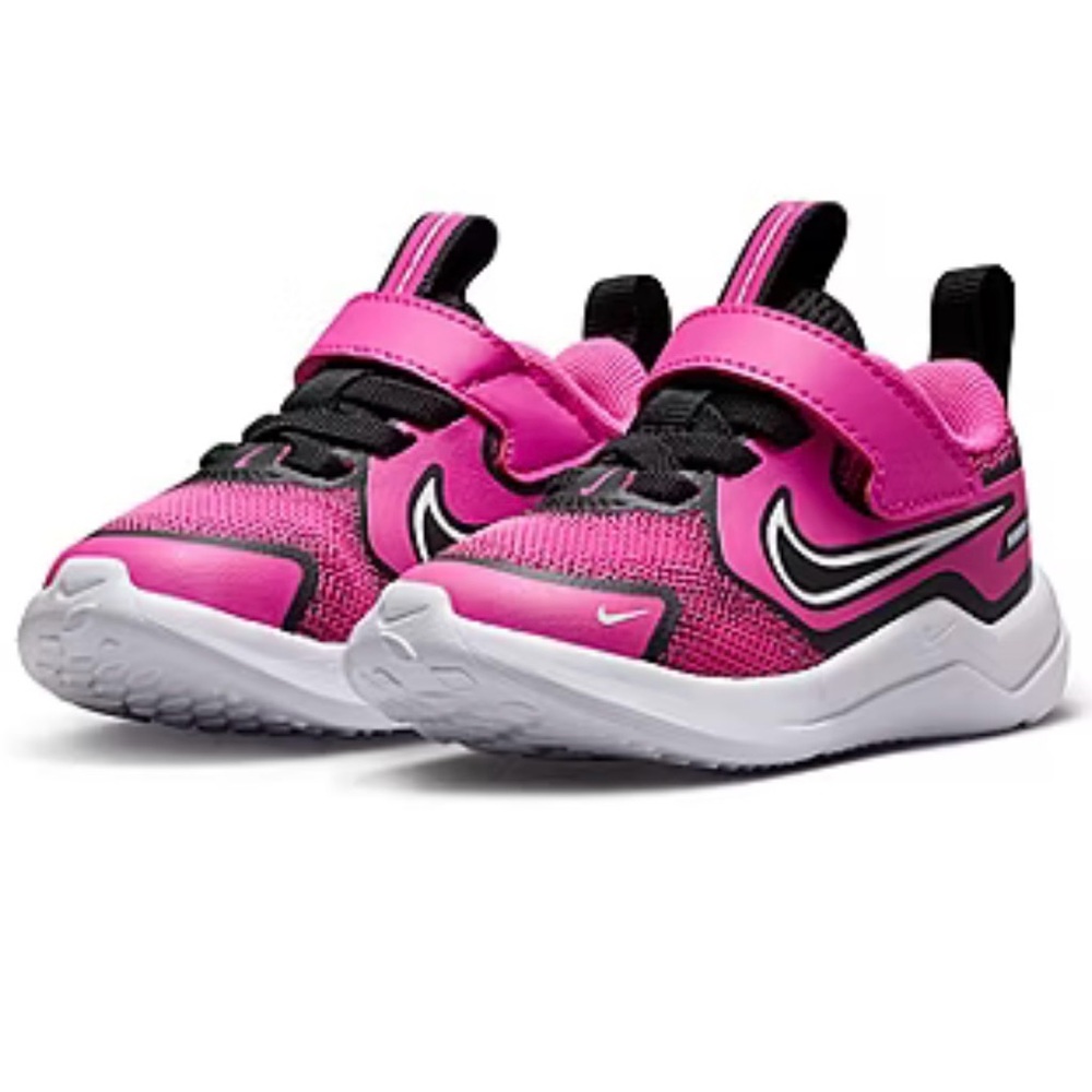 Nike Cosmic Runner